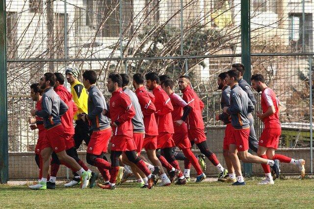 بعد از جدایی کالدرون، بازیکنان پرسپولیس نیز تهدید به اعتصاب بعد از جدایی کالدرون، بازیکنان پرسپولیس نیز تهدید به اعتصاب کردند