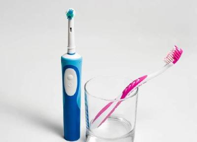 مسواک برقی بخریم یا معمولی؟ ، مسواک برقی به لثه و دندان آسیب می زنه؟